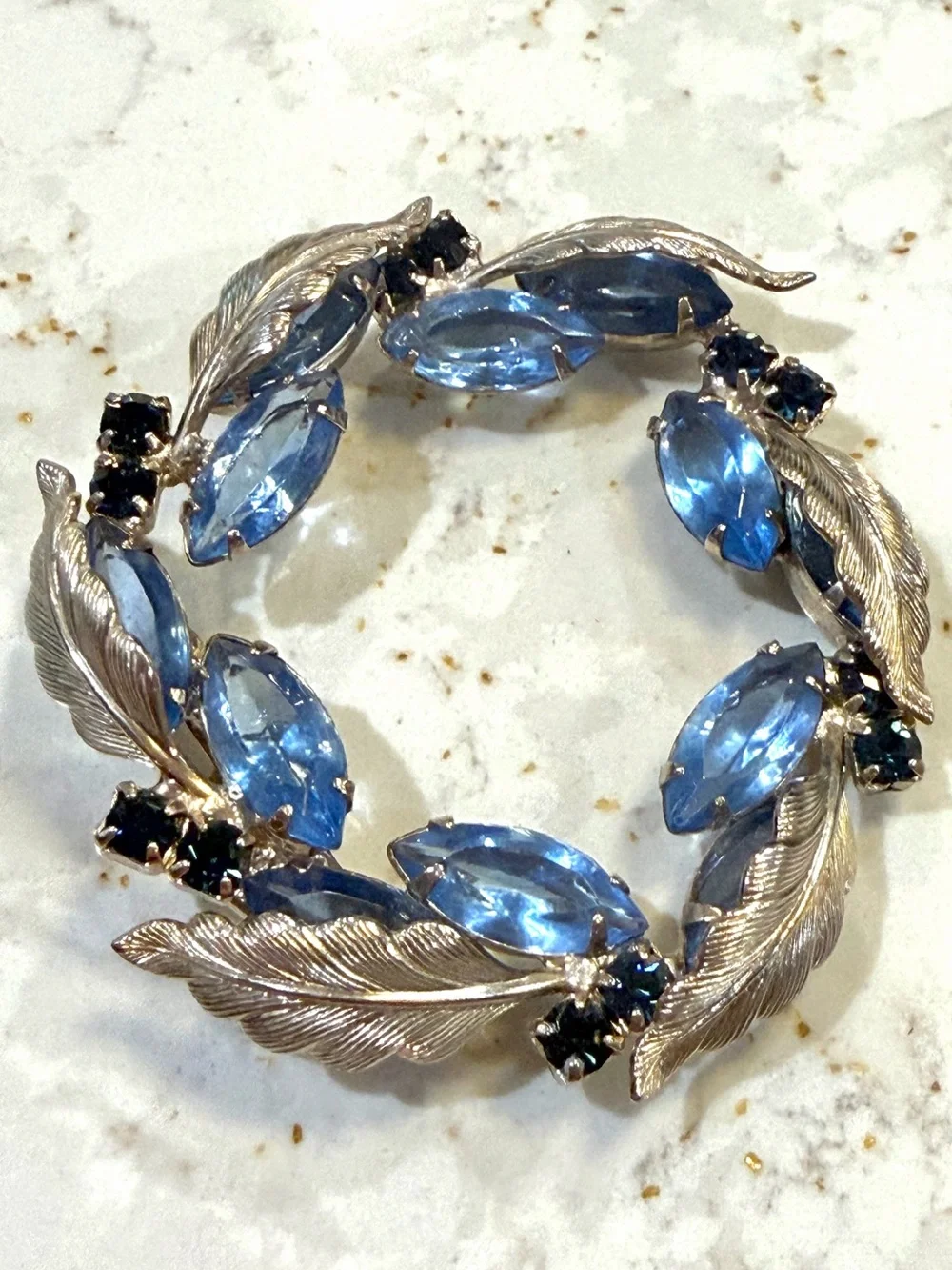 Vintage 1950s Blue Rhinestone Wreath Brooch Pin